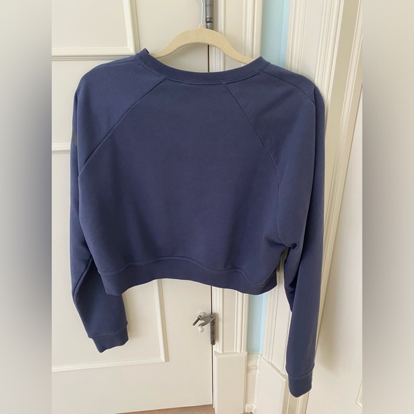 Cropped Nike Crewneck - Picture 2 of 3